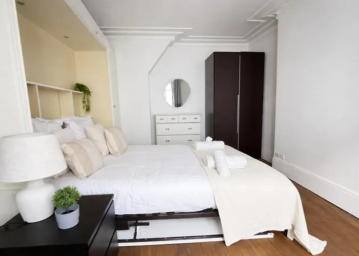 Apartment Spacieux Au 13eme *